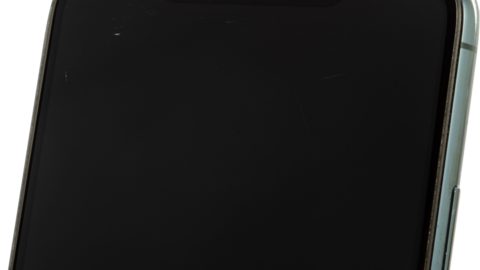 Légères rayures écran (B)