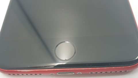 Dommage cosmétique bouton home